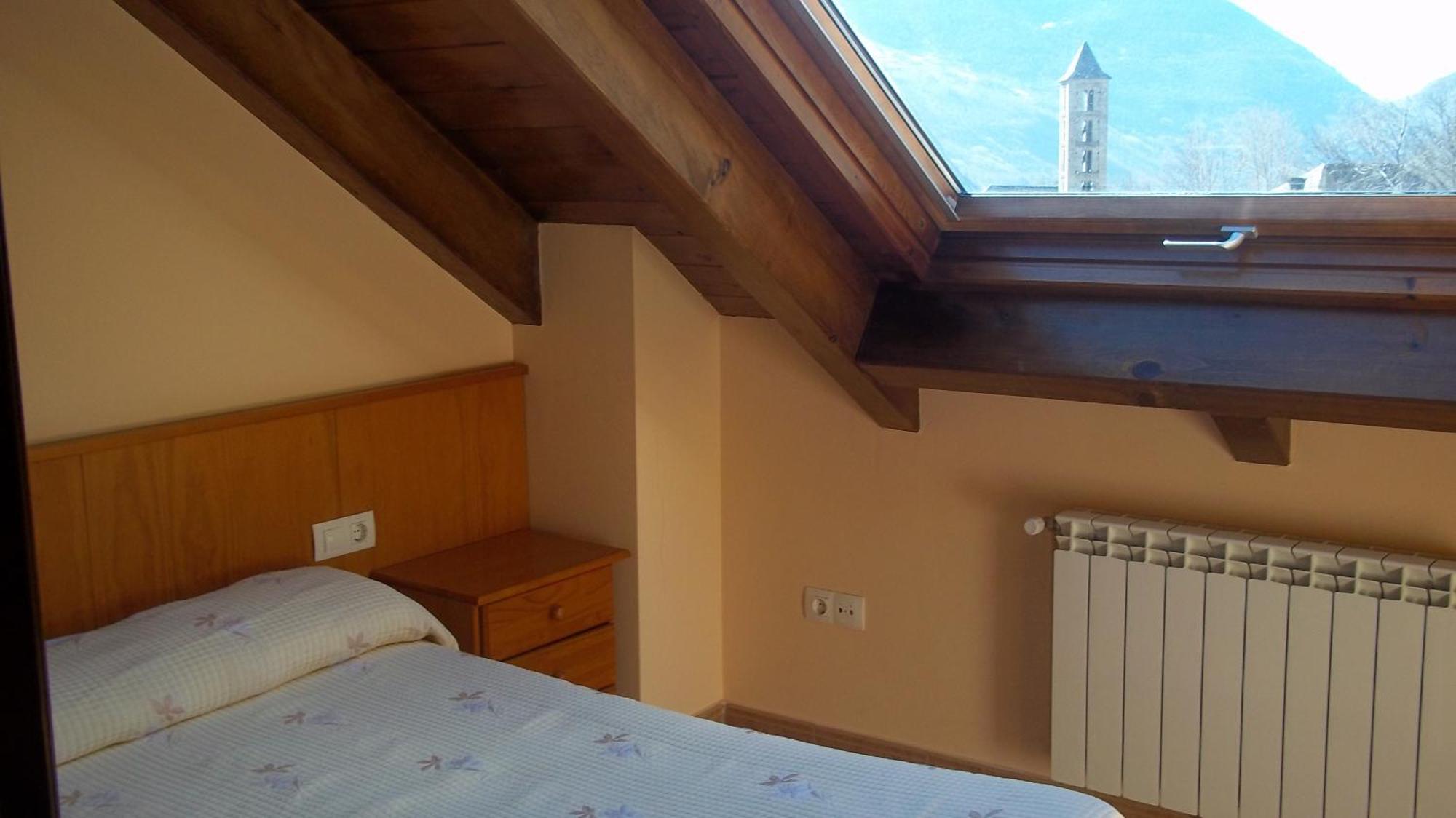 אריל לה ואל Hostal Pernalle מראה חיצוני תמונה