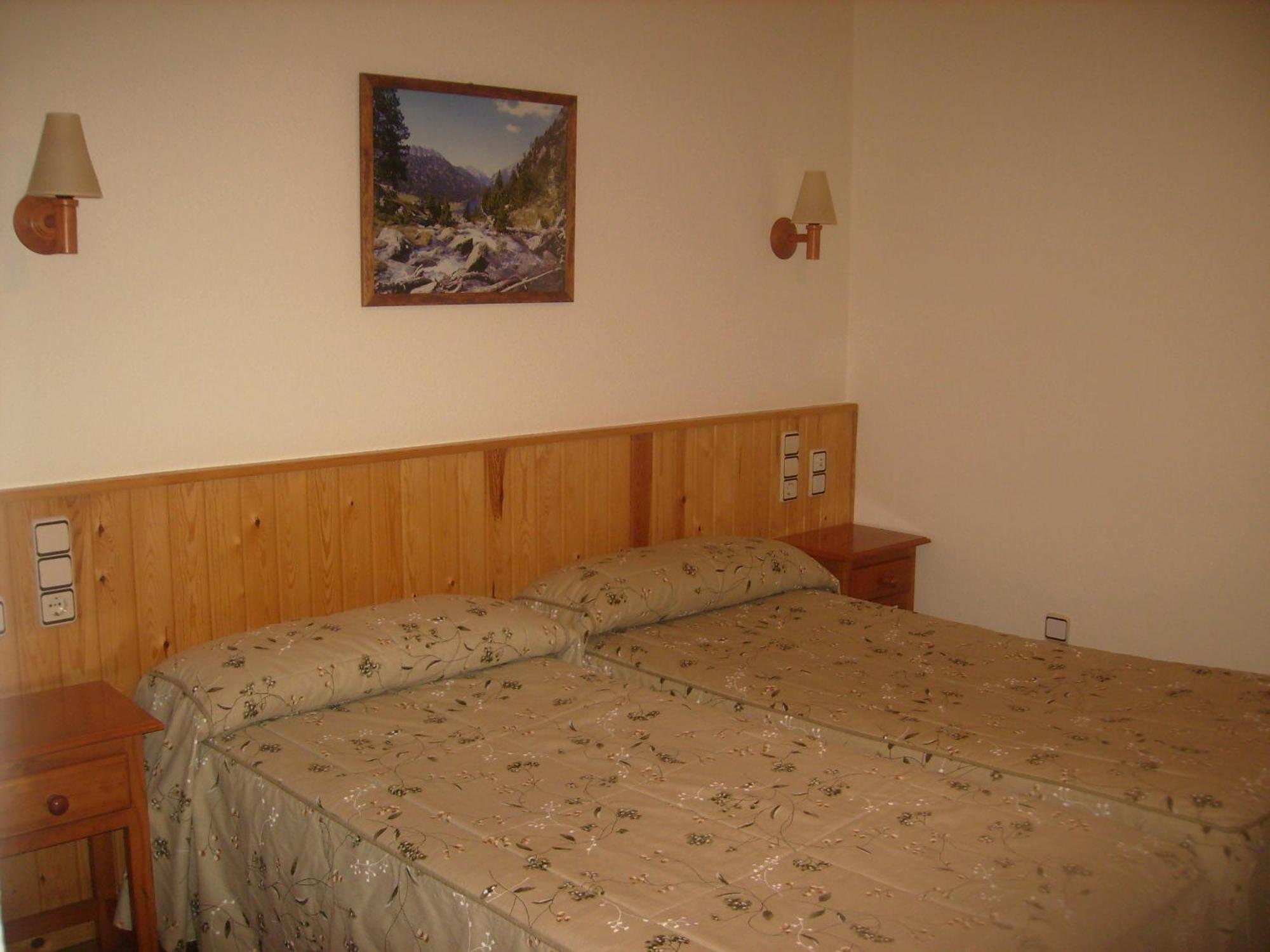 אריל לה ואל Hostal Pernalle מראה חיצוני תמונה