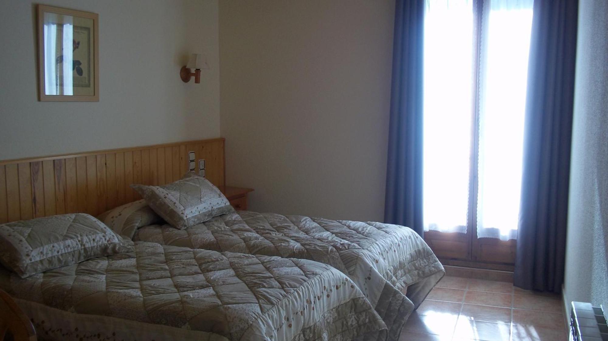 אריל לה ואל Hostal Pernalle מראה חיצוני תמונה