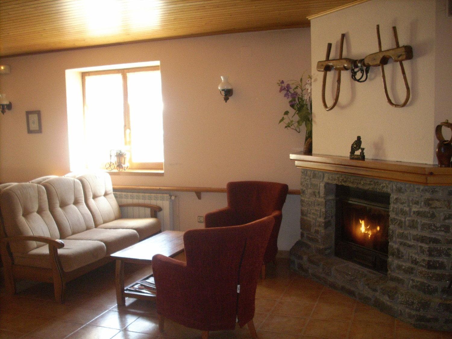אריל לה ואל Hostal Pernalle מראה חיצוני תמונה