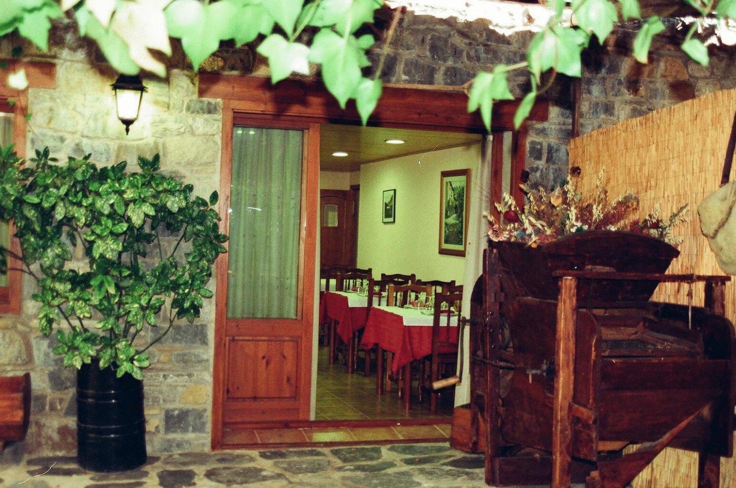 אריל לה ואל Hostal Pernalle מראה חיצוני תמונה