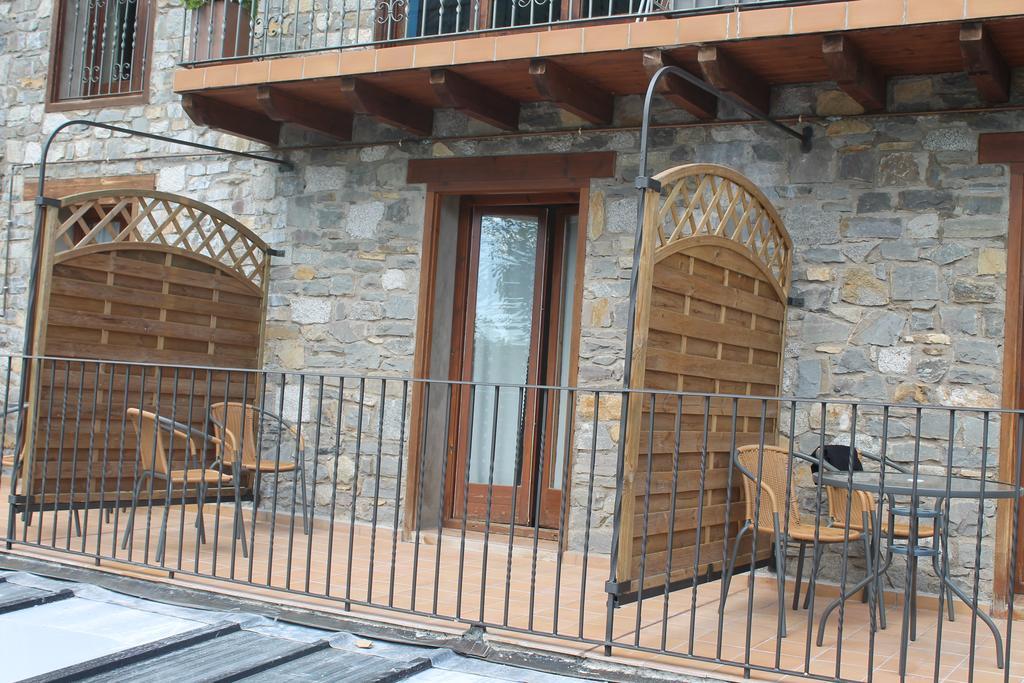 אריל לה ואל Hostal Pernalle מראה חיצוני תמונה