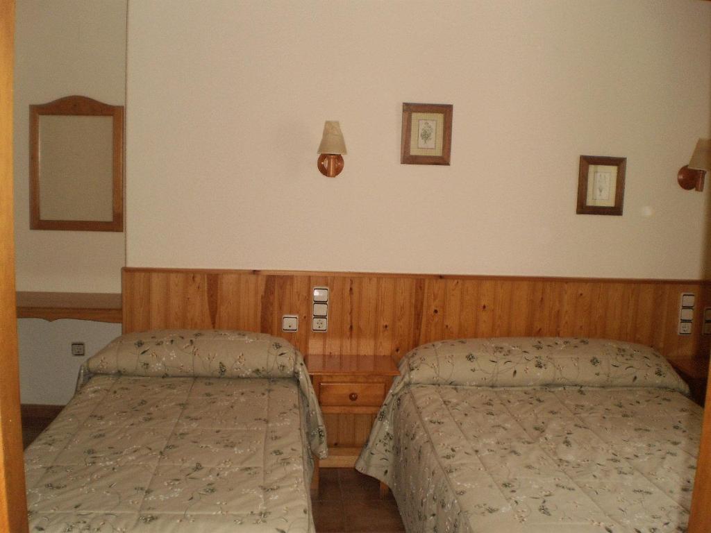 אריל לה ואל Hostal Pernalle מראה חיצוני תמונה